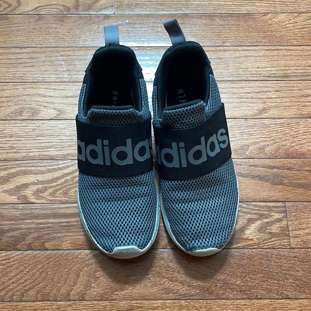 Lowest Price-Adidas elastic step in sneakers size youth 4 1/2